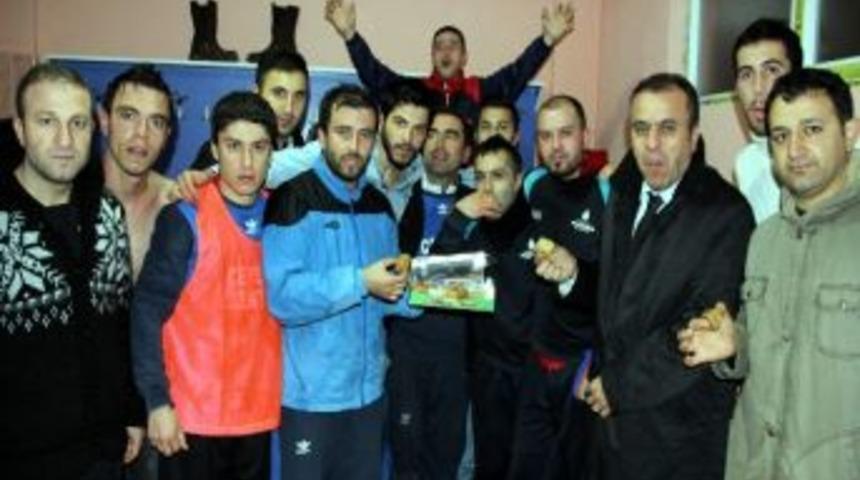 Kumluca Esnafspor Amat&ouml;r Lig A&ccedil;ılını Kutladı