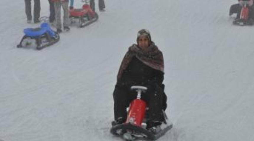 Erciyes&rsquo;te Sisli Havada Kayak Keyfi