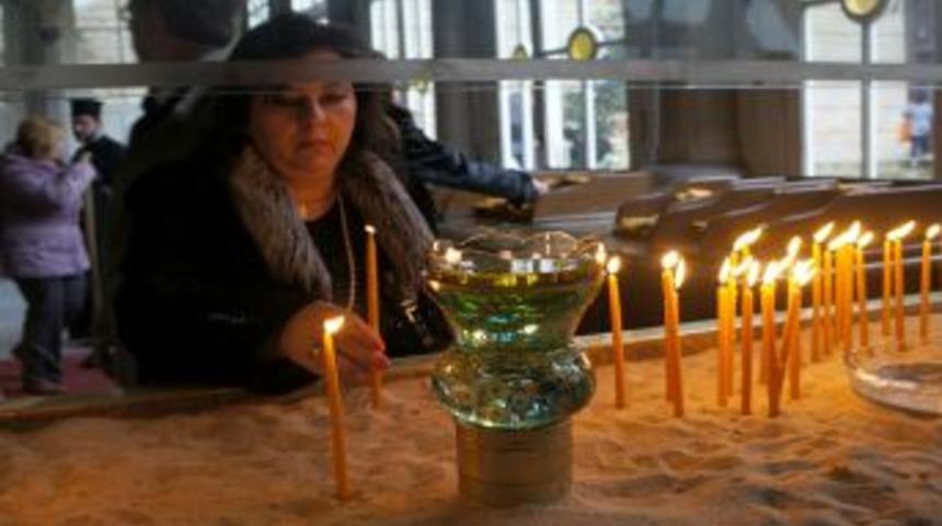 T&uuml;ts&uuml;den Etkilenen Bartholomeos &Ouml;ks&uuml;r&uuml;k Krizine Girdi