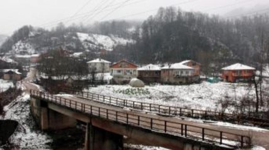 Bartın&rsquo;da Kar Yağışı Etkili Oldu