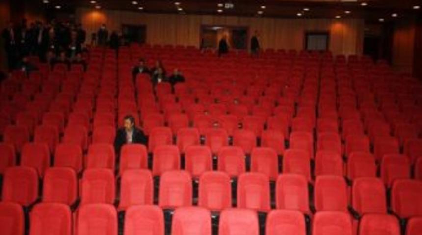 Otob&uuml;s&ccedil;&uuml;ler Esnafı Odası Se&ccedil;imi Ertelendi