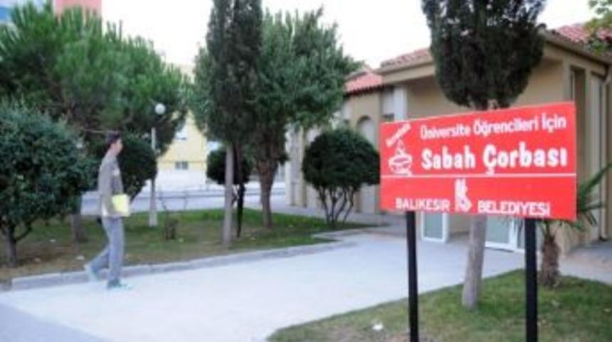 Balıkesir Belediyesi 20 Bin &Ouml;ğrenciye &Ccedil;orba Ve Kahvaltı Dağıttı