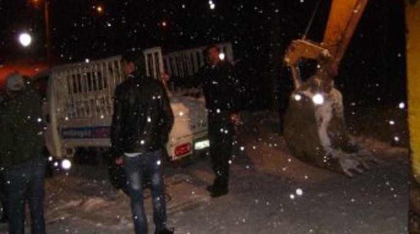Doğanşehir'de Kar Kazalara Neden Oldu