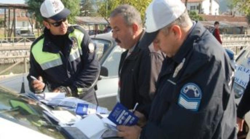 Fethiye&rsquo;de 422 S&uuml;r&uuml;c&uuml;ye Alkol Cezası Kesildi