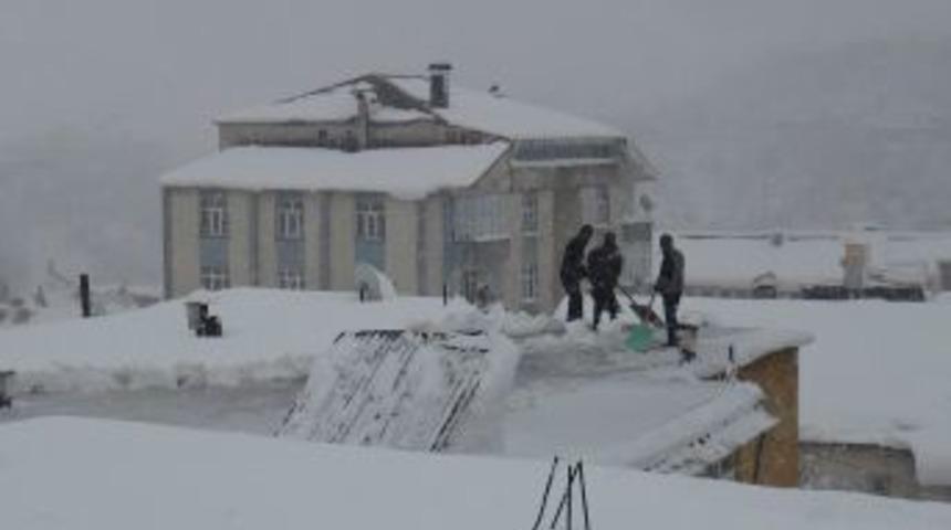 Bitlis&rsquo;te 200 K&ouml;y Yolu Ulaşıma Kapandı