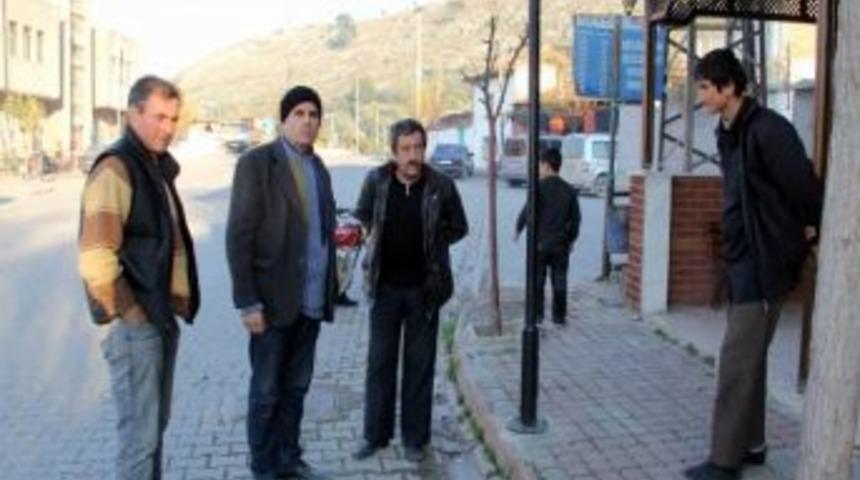 Buradaki İnsanlar Kanserden &Ouml;l&uuml;yor