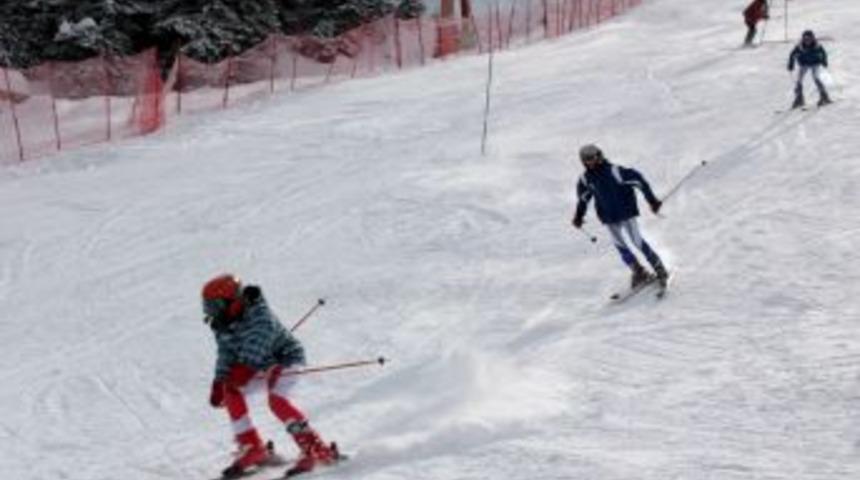 Uludağ'da Pistler Doldu Taştı