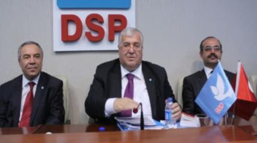 T&uuml;rker: Akdoğan'ın Başbakan'ın Danışmanı Olması Anayasa Ihlalidir