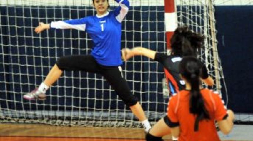 Sakızoğlu 1960 S&uuml;merspor, Uşak Ultraaslan Spor Kul&uuml;b&uuml;'n&uuml; 40-25 Yendi