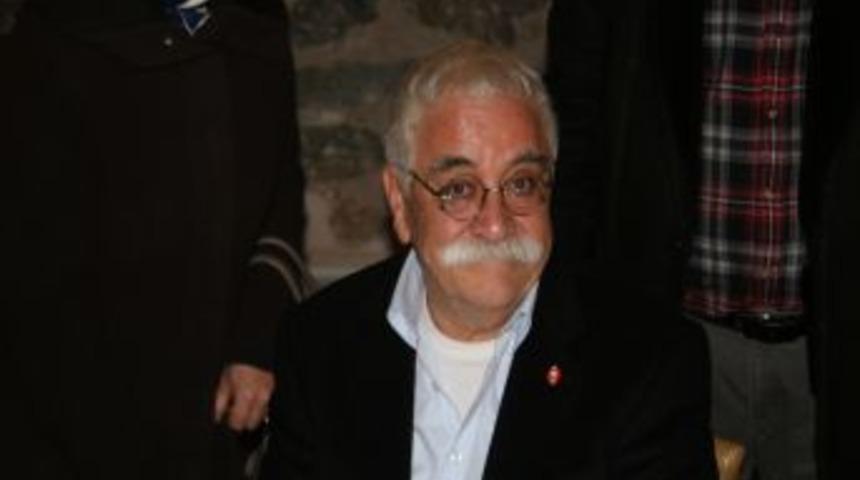 Kırca'dan Kendisini Mahkemeye Veren Sanat&ccedil;ılara: T&uuml;h Allah Cezanızı Versin