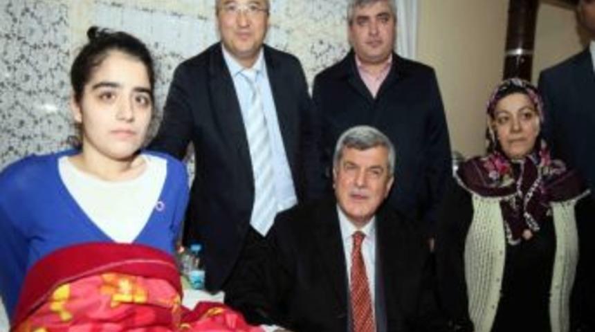 Başkan Hasta Ziyaretlerini İhmal Etmiyor