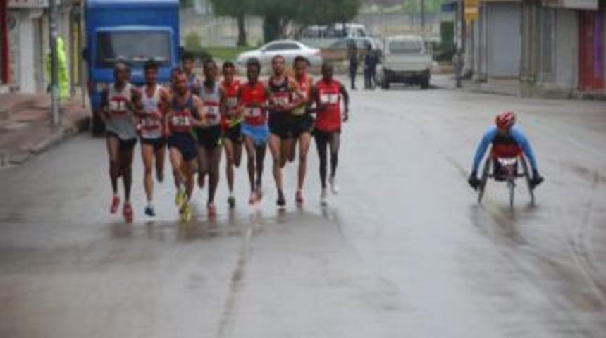 Maratoncuları Yağmur Da Durduramadı