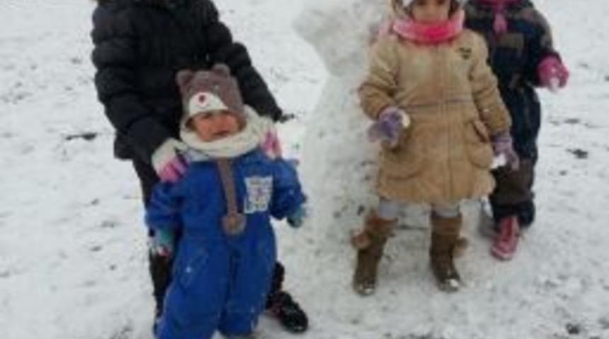 &Ccedil;ocukların Kar Keyfi