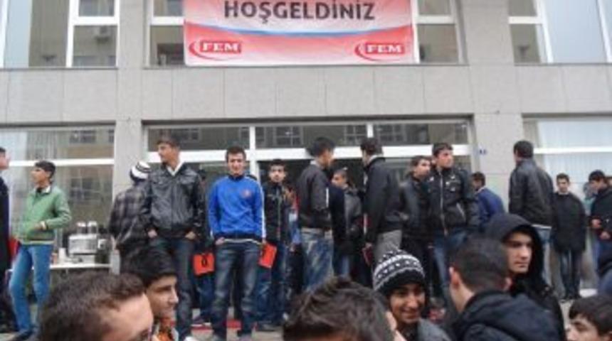 Aras Fem Dershanesi'nin İlk Adım Sınavı'na Yoğun Katılım