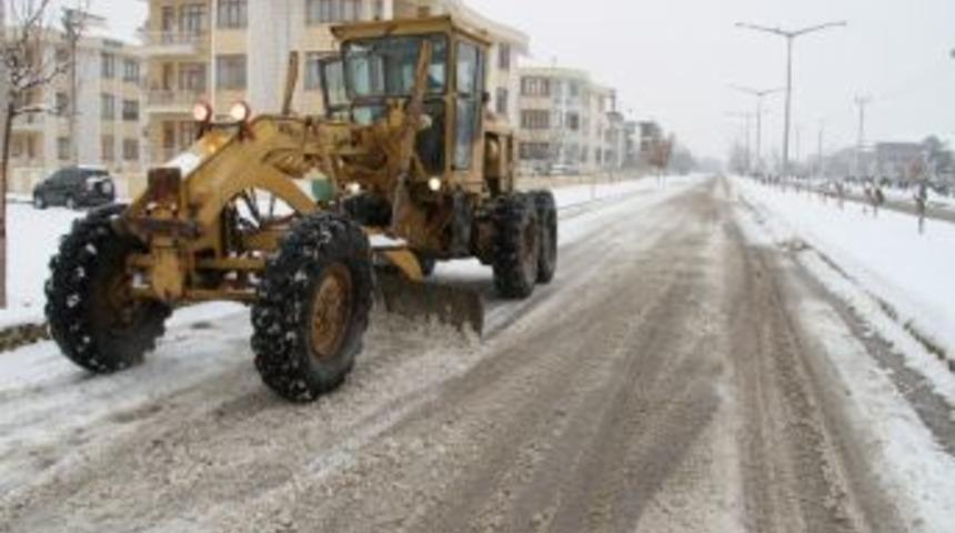 Erzincan Belediyesi&rsquo;nden Kar Mesaisi