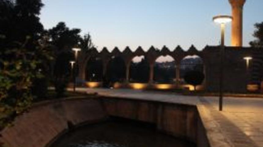 Balıklı G&ouml;l&rsquo;deki Aydınlatma Sistemi İlgi G&ouml;r&uuml;yor