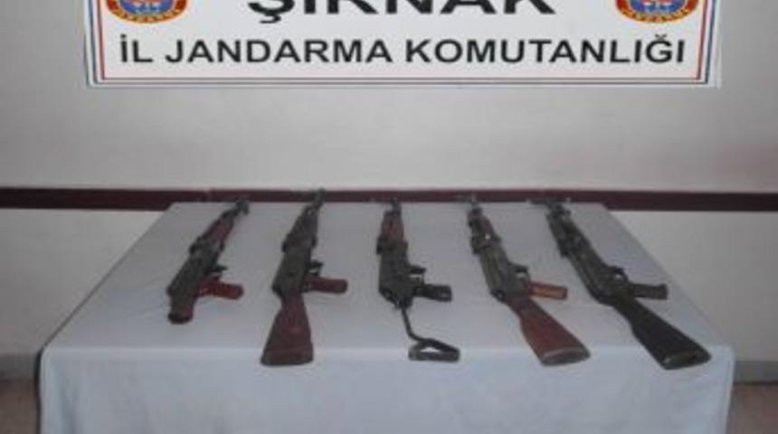 Şırnak Uludere Kırsalında Yere G&ouml;m&uuml;lm&uuml;ş Halde M&uuml;himmat Bulundu