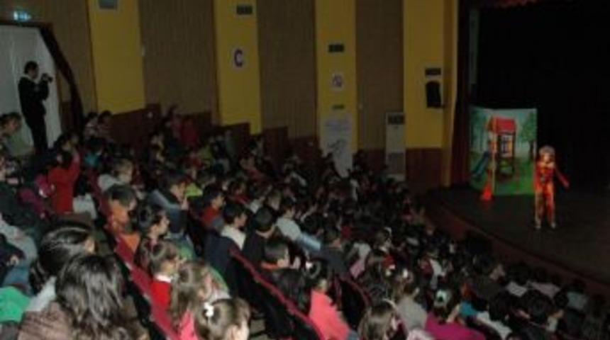 &ldquo;harikalar Sirki&rdquo; &Ccedil;ocuklarla Buluştu