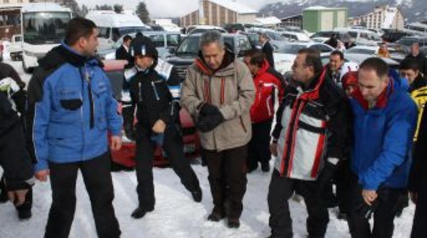 Arın&ccedil;'ın Programına Kaza Engeli