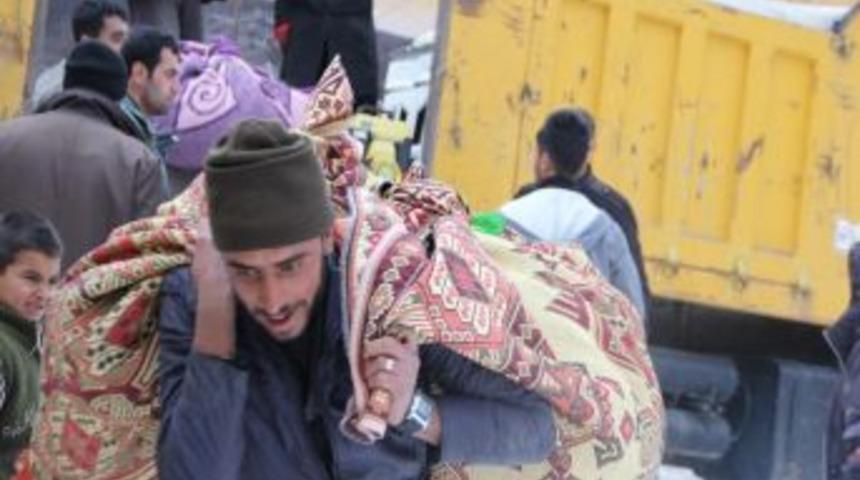 Kan Davasından G&ouml;&ccedil;en Aileye Kaymakam Ve Başkandan Destek