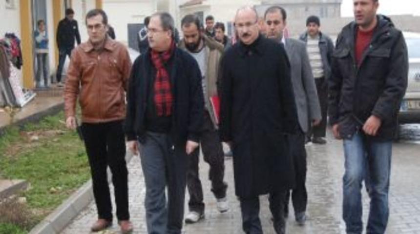 Koordinat&ouml;r Vali Dalmaz Suriyelileri Ziyaret Etti