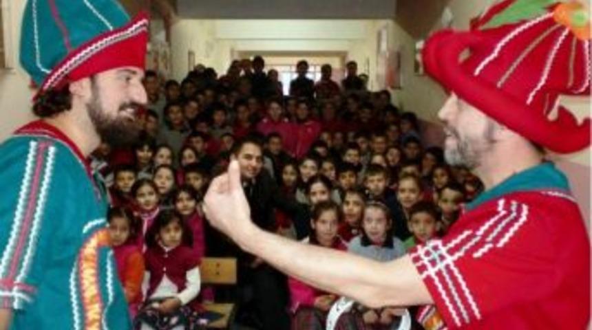 Geleneksel T&uuml;rk Tiyatrosu Aydınlılarla Buluşuyor