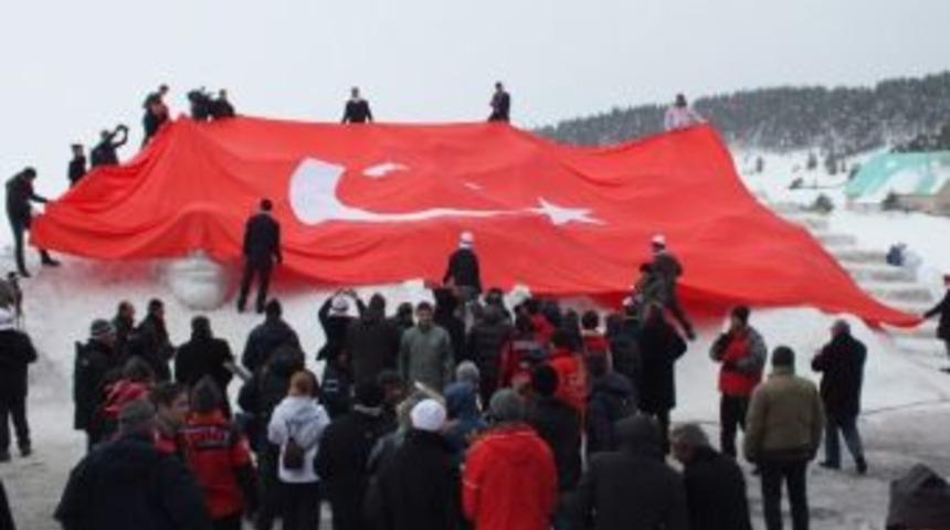 Bursalı Dağcılar Sarıkamış Şehitleri İ&ccedil;in Y&uuml;r&uuml;d&uuml;