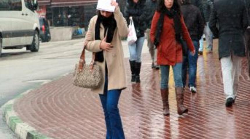 Bursa G&uuml;ne Karla Uyandı