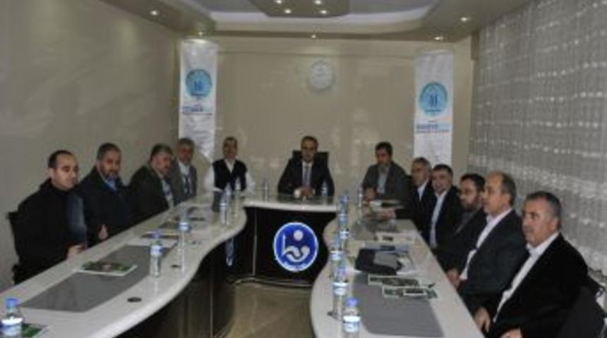 İneg&ouml;l'de Faaliyet G&ouml;steren STK'lardan Suriyeli M&uuml;ltecilere 3 TIR Dolusu Yardım