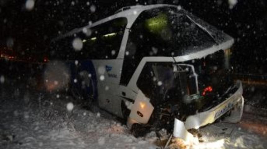D&uuml;zce'de Kar Yağışı