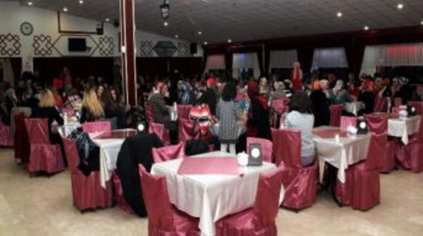 Ak Partili Kadınlar Eğlendi