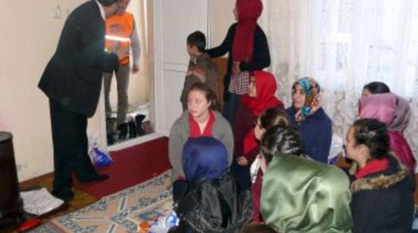 Kimse Yok Mu'dan Yardıma Muhta&ccedil; Ailelere Yardım