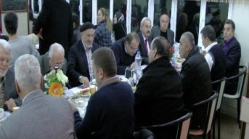 Ak Parti D&uuml;zce Milletvekili &Ccedil;akır, "hedefe Koşarak Adım Değil U&ccedil;ar Adım Gitmeliyiz"