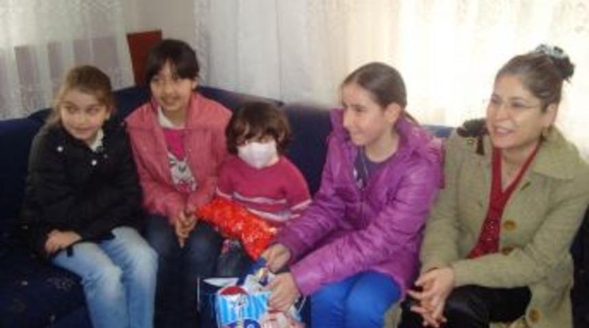 L&ouml;semili Minik Ayşeg&uuml;l&rsquo;&uuml; Sevindiren Ziyaret
