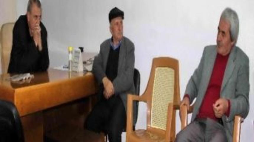 Başkan Karahan Dert Dinledi, G&ouml;n&uuml;l Aldı