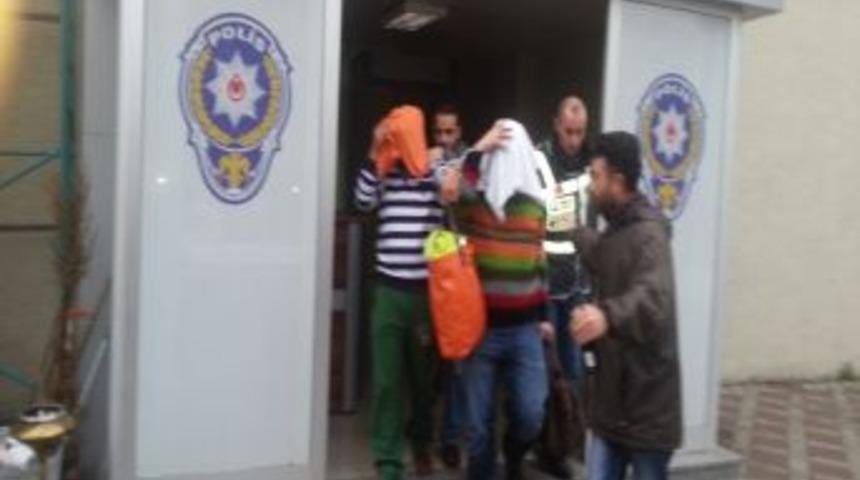 Hizmet&ccedil;isi Olan 800 Bin Liralık Villada Yaşayan Hırsızlar Yakalandı