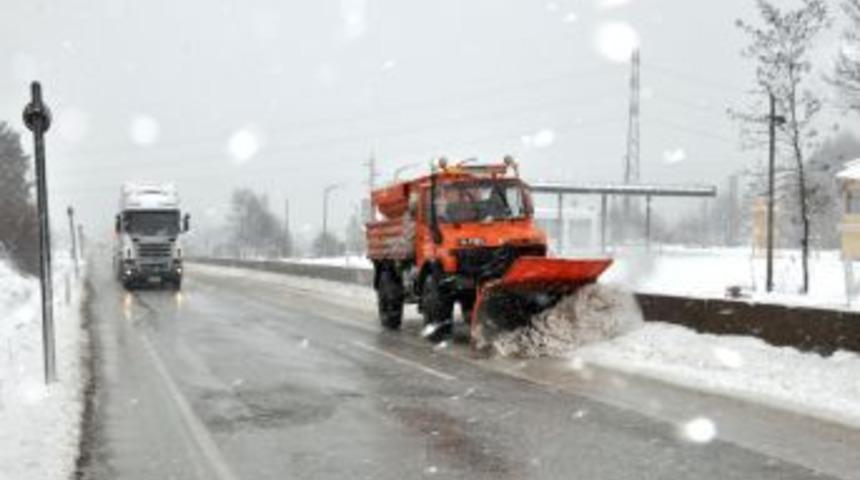 Bolu Dağı'n Da Kar Yağışı Ulaşımı Etkiliyor