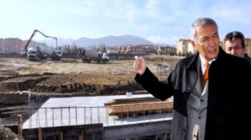 Başkan G&ouml;kkubbe İnşaatını İnceledi
