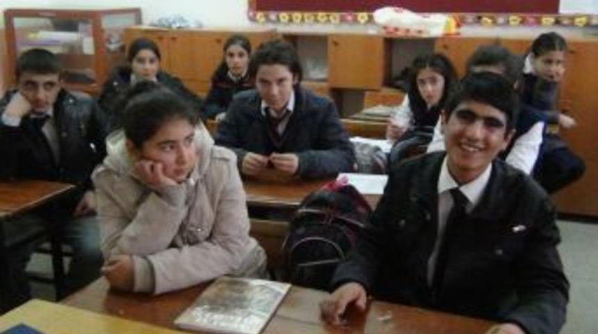 Kanseri Yenen Ali'nin Hedefi Okuyup &Ouml;ğretmen Olmak