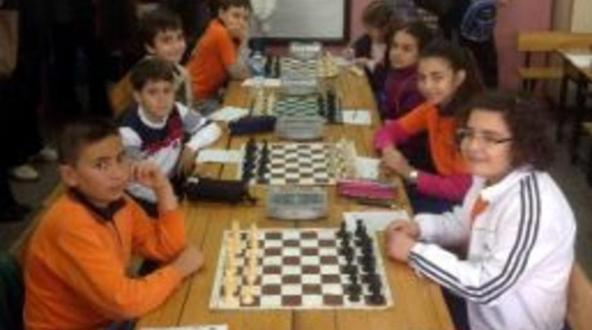 Salihli&rsquo;de Sardes Satran&ccedil; &Ccedil;ocuk Ligi Start Aldı