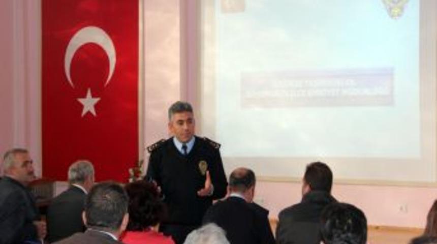 Orta &Ouml;ğretim Idarecilerine &lsquo;G&uuml;venli Okullar&rsquo; Konferansı