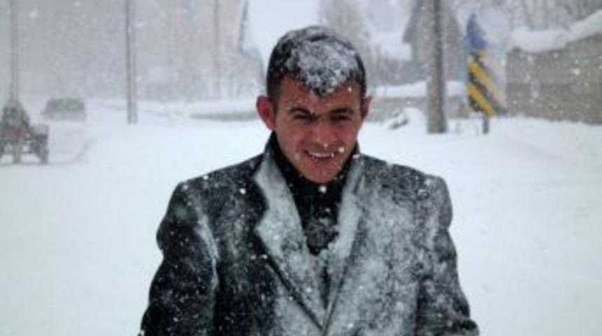 Sarıkamış&rsquo;ta Kar Ve Tipi Hayatı Olumsuz Etkiliyor