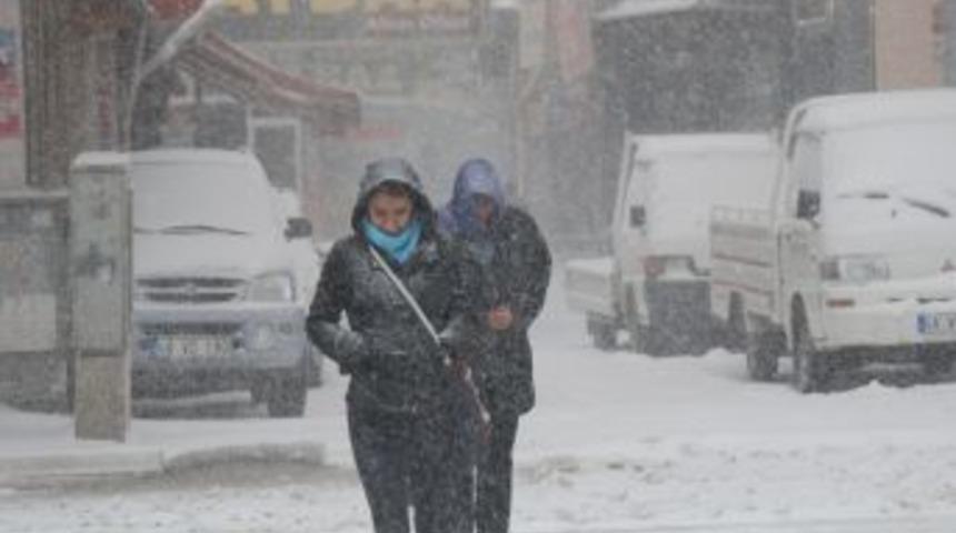 Ekin&ouml;z&uuml;'nde Eğitime Kar Engeli