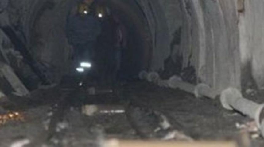 K&ouml;m&uuml;r madeninde metan gazı faciası; 8 &ouml;l&uuml;