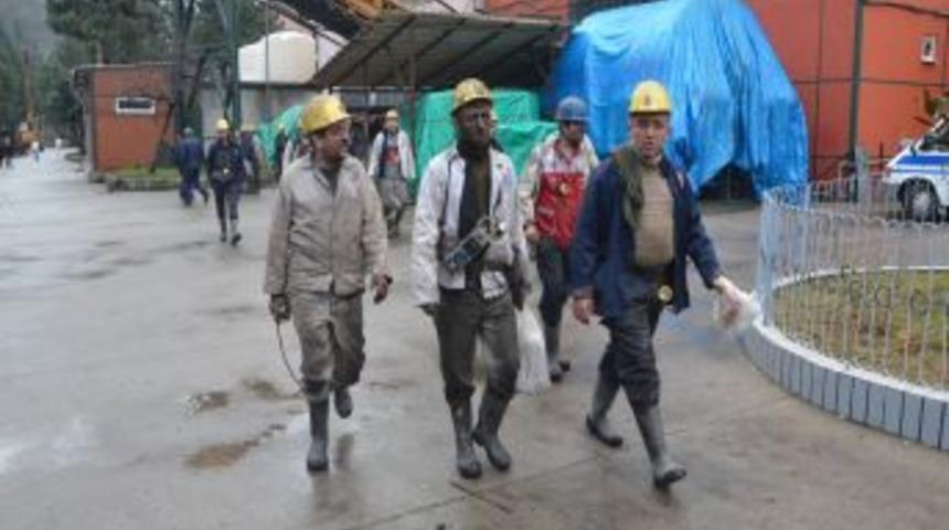 Maden Ocağında Ani Gaz Boşalmasından Etkilenen Iş&ccedil;ilere Ulaşılmaya &Ccedil;alışılıyor