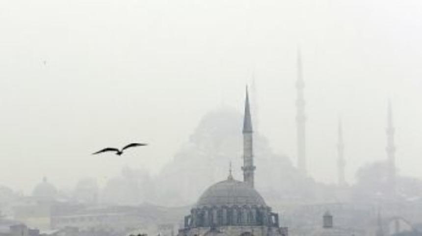 İstanbul'da Karla Gelen Kartpostal Gibi Manzaralar