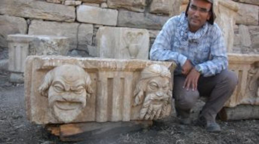 Stratonikeia&rsquo;da 725 Eser Bulundu