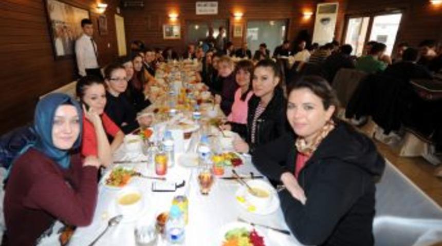 D&uuml;ndar, Batı Trakyalı Gen&ccedil; Akademisyenler &Uuml;yelerini Ağırladı