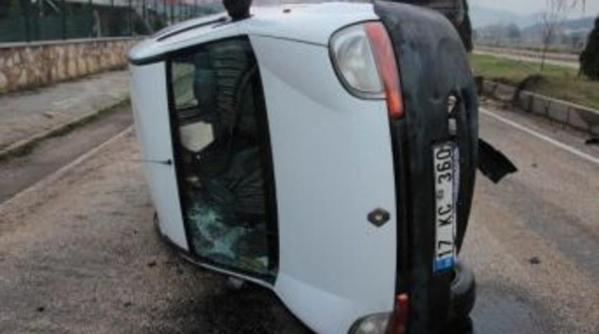 &Ccedil;an'da Trafik Kazası: 3 Yaralı
