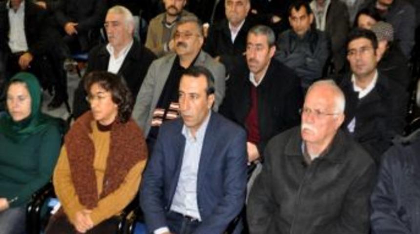 Kızıltepe'de 'yeni Anayasa Ve K&uuml;rtler' Paneli